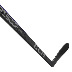 Bastone da hockey in materiale composito CCM Ribcor 94K Youth 29 mano destra in basso, flex 20