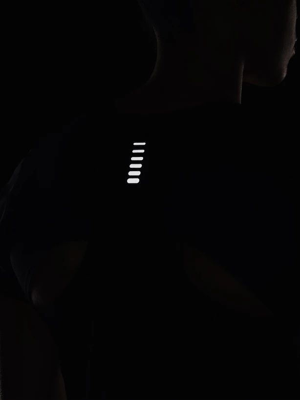 Maglietta da donna Under Armour  IsoChill Run Laser Tee-BLK S