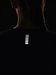 Maglietta da donna Under Armour  Streaker Longsleeve-BLK XS