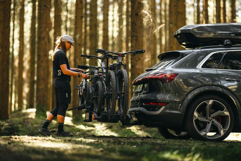 Portabici da gancio traino Thule EasyFold 3 (945) + Adattatore Thule EasyFold 3 Foldable Bike add-on