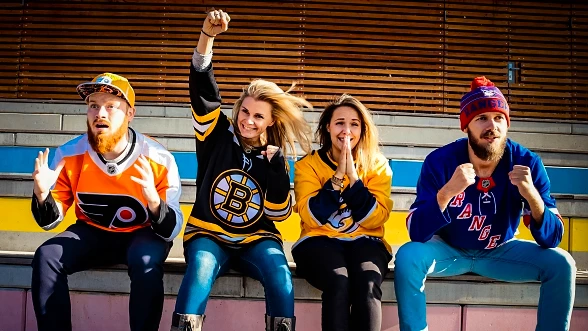 Tifare con le maglie della NHL