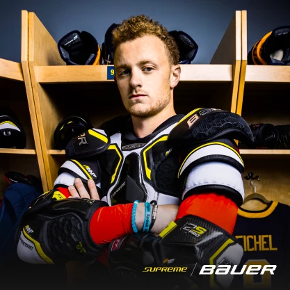 Jack Eichel in tenuta Bauer Supreme