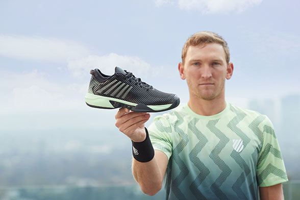 Mitchell Krueger in K-Swiss Collezione Primavera 2021