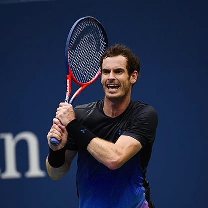 Andy Murray con una racchetta da tennis Head Radical