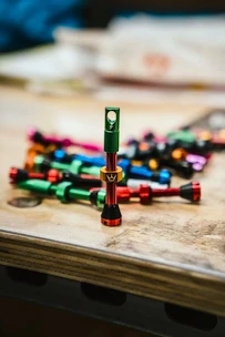 Valvola tubeless PEATY'S  X 50to01 (mk2) rasta tubeless valves 42mm (ptv2-42-ras-12)