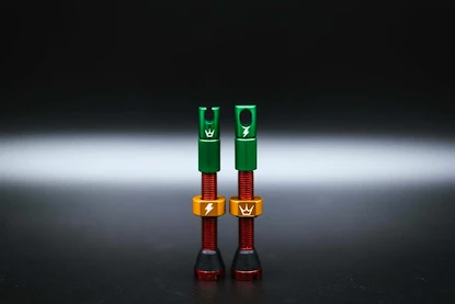 Valvola tubeless PEATY'S  X 50to01 (mk2) rasta tubeless valves 42mm (ptv2-42-ras-12)
